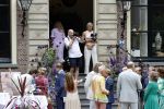 Oegstgeest 30 juli 2022
Trouwen Maxime Meiland en Leroy Molkenboer op kasteel Oud Poelgeest . Aanwezig natuurlijk Martien Meiland Erica Meiland Montana Meiland en haar partner Dirk Hoogstraten. Ook hun dochters Claire en Vive waren aanwezig. gasten