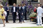 Oegstgeest 30 juli 2022
Trouwen Maxime Meiland en Leroy Molkenboer op kasteel Oud Poelgeest . Aanwezig natuurlijk Martien Meiland Erica Meiland Montana Meiland en haar partner Dirk Hoogstraten. Ook hun dochters Claire en Vive waren aanwezig. gasten