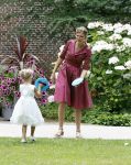 Oegstgeest 30 juli 2022
Trouwen Maxime Meiland en Leroy Molkenboer op kasteel Oud Poelgeest . Aanwezig natuurlijk Martien Meiland Erica Meiland Montana Meiland en haar partner Dirk Hoogstraten. Ook hun dochters Claire en Vive waren aanwezig. Broer Martien Meiland