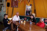 Lichtenvoorde 12 juli 2022
Frans bauer op persconferentie zwarte croos ivm het afscheid van tante Rikie . Jaap v Deurzen begeleidt de persconferentie waar ook Gijs Jolink aanschuift. Ronnie Degen
