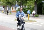 Amsterdam 27 juli 2022
Sascha Visser op de fiets in Amsterdam zuid