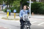 Amsterdam 27 juli 2022
Sascha Visser op de fiets in Amsterdam zuid