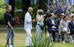 Oegstgeest 30 juli 2022
Trouwen Maxime Meiland en Leroy Molkenboer op kasteel Oud Poelgeest . Aanwezig natuurlijk Martien Meiland Erica Meiland Montana Meiland en haar partner Dirk Hoogstraten. Ook hun dochters Claire en Vive waren aanwezig. Timon Moll