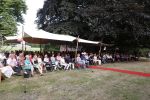 Diepenheim 31 juli 2022
Wibi Soerjadi krijgt na een tuinconcert in de tuin van zij n huis een koninklijke onderscheiding . Zijn nieuwe vriendin Myrthe is aanwezig .
