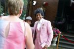 Diepenheim 31 juli 2022
Wibi Soerjadi krijgt na een tuinconcert in de tuin van zij n huis een koninklijke onderscheiding . Zijn nieuwe vriendin Myrthe is aanwezig .