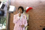 Diepenheim 31 juli 2022
Wibi Soerjadi krijgt na een tuinconcert in de tuin van zij n huis een koninklijke onderscheiding . Zijn nieuwe vriendin Myrthe is aanwezig .