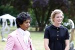 Diepenheim 31 juli 2022
Wibi Soerjadi krijgt na een tuinconcert in de tuin van zij n huis een koninklijke onderscheiding . Zijn nieuwe vriendin Mirthe is aanwezig .