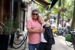 Amsterdam 28 juli 2022
Wolter Kroes met zijn zoon Tom in Amsterdam zuid. Ze hadden samen lekker geluncht bij brasserie v Dam