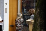 Amsterdam 19 juli 2023
Alice Zegerius gaat met haar zoon haar huyis in Amsterdam zuid binnen