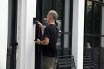 Amsterdam 15 16 en 17 juli 2023
Art Rooijakkers en zijn vriendin Karlijn Gudden wonen samen in hun nieuwe huis in Amsterdam zuid.