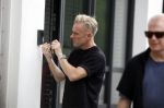Amsterdam 15 16 en 17 juli 2023
Art Rooijakkers en zijn vriendin Karlijn Gudden wonen samen in hun nieuwe huis in Amsterdam zuid.