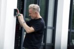 Amsterdam 15 16 en 17 juli 2023
Art Rooijakkers en zijn vriendin Karlijn Gudden wonen samen in hun nieuwe huis in Amsterdam zuid.