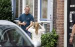 Amsterdam 15 16 en 17 juli 2023
Art Rooijakkers en zijn vriendin Karlijn Gudden wonen samen in hun nieuwe huis in Amsterdam zuid.