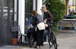 Amsterdam 15 16 en 17 juli 2023
Art Rooijakkers en zijn vriendin Karlijn Gudden wonen samen in hun nieuwe huis in Amsterdam zuid.