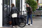 Amsterdam 15 16 en 17 juli 2023
Art Rooijakkers en zijn vriendin Karlijn Gudden wonen samen in hun nieuwe huis in Amsterdam zuid.