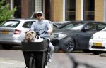 Amsterdam 14 juli 2023
Davy Klaassen met vriendin en hond op de bakfiets in Amsterdam zuid.