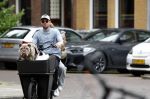 Amsterdam 14 juli 2023
Davy Klaassen met vriendin en hond op de bakfiets in Amsterdam zuid.