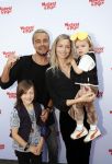 Den Haag 14 oktober 2018
Premiere Woezel en pip in koninklijke schouwburg Den haag. Dinand en Lucy Woesthoff kwam met hun 2 jongste kinderen.