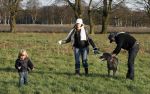 Hoge Veluwe 9 decedmber 2006
Dinand Woesthof zijn zwangere vriendin Lucy en zoontje Dean Maddy wandelen met de honden in park de hoge veluwe.
Peter Smulders bv