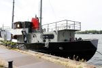 Amsterdam 27 juni 2023
Douwe Bob heeft een huis met 500K winst verkocht en woont nu op een boot aan het IJ