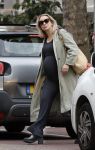 Amsterdam 21 juli 2023
Eva Jinek bij Artis na bespreking redaktie . Eva is zwanger