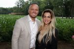 Holten 29 juni 2023
25 jaar Rooftop studio's van Edwin v Hoevelaak .
Frank v Etten met zijn vrouw (nieuwe tanden)