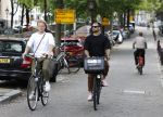 Amsterdam 12 juli 2023
freek bartels en Michael Muyderman op de fiets in het centrum van Amsterdam.