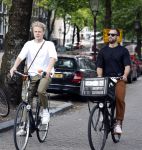 Amsterdam 12 juli 2023
freek bartels en Michael Muyderman op de fiets in het centrum van Amsterdam.