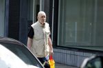 Amsterdam 6 juli 2023
Hugo Metsers heeft boodschappen gedaan en loopt terug naar zijn huis in Amsterdam zuid.