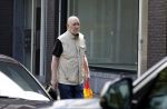 Amsterdam 6 juli 2023
Hugo Metsers heeft boodschappen gedaan en loopt terug naar zijn huis in Amsterdam zuid.