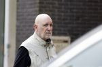 Amsterdam 6 juli 2023
Hugo Metsers heeft boodschappen gedaan en loopt terug naar zijn huis in Amsterdam zuid.