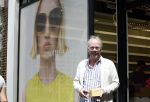 Amsterdam 6 juli 2023
Jack Spijkerman koopt nieuwe zonnebril bij Bril op de cornelis schuytstraat
