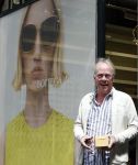 Amsterdam 6 juli 2023
Jack Spijkerman koopt nieuwe zonnebril bij Bril op de cornelis schuytstraat