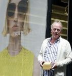 Amsterdam 6 juli 2023
Jack Spijkerman koopt nieuwe zonnebril bij Bril op de cornelis schuytstraat