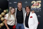Holten 29 juni 2023
25 jaar Rooftop studio's van Edwin v Hoevelaak .
Jannes met Edwin v Hoevelaak en Natasja Poels