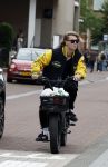 Amsterdam 24 juli 2023
Jordy Huisman van Kris Kroos Amsterdam op zijn electrische fiets