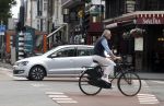 Amsterdam 16 juli 2023
Jort Kelder op de fiets in Amsterdam zuid.