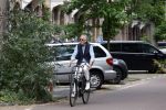 Amsterdam 16 juli 2023
Jort Kelder op de fiets in Amsterdam zuid.