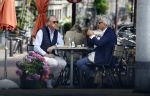 Amsterdam 19 juli 2023
Jort Kelder en Yvo van Regteren Altena  op terras in het centrum van Amsterdam.