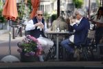 Amsterdam 19 juli 2023
Jort Kelder en Yvo van Regteren Altena  op terras in het centrum van Amsterdam.