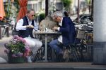 Amsterdam 19 juli 2023
Jort Kelder en Yvo van Regteren Altena  op terras in het centrum van Amsterdam.