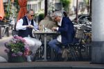 Amsterdam 19 juli 2023
Jort Kelder en Yvo van Regteren Altena  op terras in het centrum van Amsterdam.