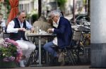 Amsterdam 19 juli 2023
Jort Kelder en Yvo van Regteren Altena  op terras in het centrum van Amsterdam.