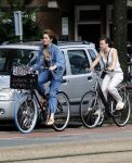 Amsterdam 15 16 en 17 juli 2023
Art Rooijakkers en zijn vriendin Karlijn Gudden wonen samen in hun nieuwe huis in Amsterdam zuid.