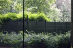 Lage Vuursche 28 juli 2023
Palijs Drakensteyn van prinss Beatrix . De poort is geschilderd en in de tuin staan hekken met donkee doeken voor privacy . Naast het landgoed is een stuk bouwgrond te koop.