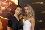 Amsterdam 19 juli 2023
Premiere Oppenheimer in Pathe Arena.
Kiya van Rossum (links) en Ruby van Rossum