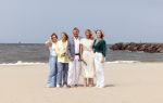 Den haag 30 juni 2023
Fotosessie op het strand Koning Willem Alexander, koningin Maxima en prinses Ariane, Prinses  Amalia en Prinses Alexia poseren tijdens de fotosessie op het strand met hond mambo.