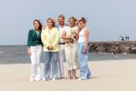 Den haag 30 juni 2023
Fotosessie op het strand Koning Willem Alexander, koningin Maxima en prinses Ariane, Prinses  Amalia en Prinses Alexia poseren tijdens de fotosessie op het strand met hond mambo.