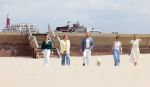 Den haag 30 juni 2023
Fotosessie op het strand Koning Willem Alexander, koningin Maxima en prinses Ariane, Prinses  Amalia en Prinses Alexia poseren tijdens de fotosessie op het strand met hond mambo.