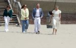 Den haag 30 juni 2023
Fotosessie op het strand Koning Willem Alexander, koningin Maxima en prinses Ariane, Prinses  Amalia en Prinses Alexia poseren tijdens de fotosessie op het strand met hond mambo.